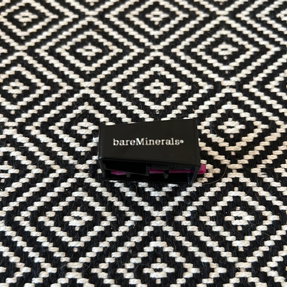 BareMinerals sharpener - Picture 1 of 4